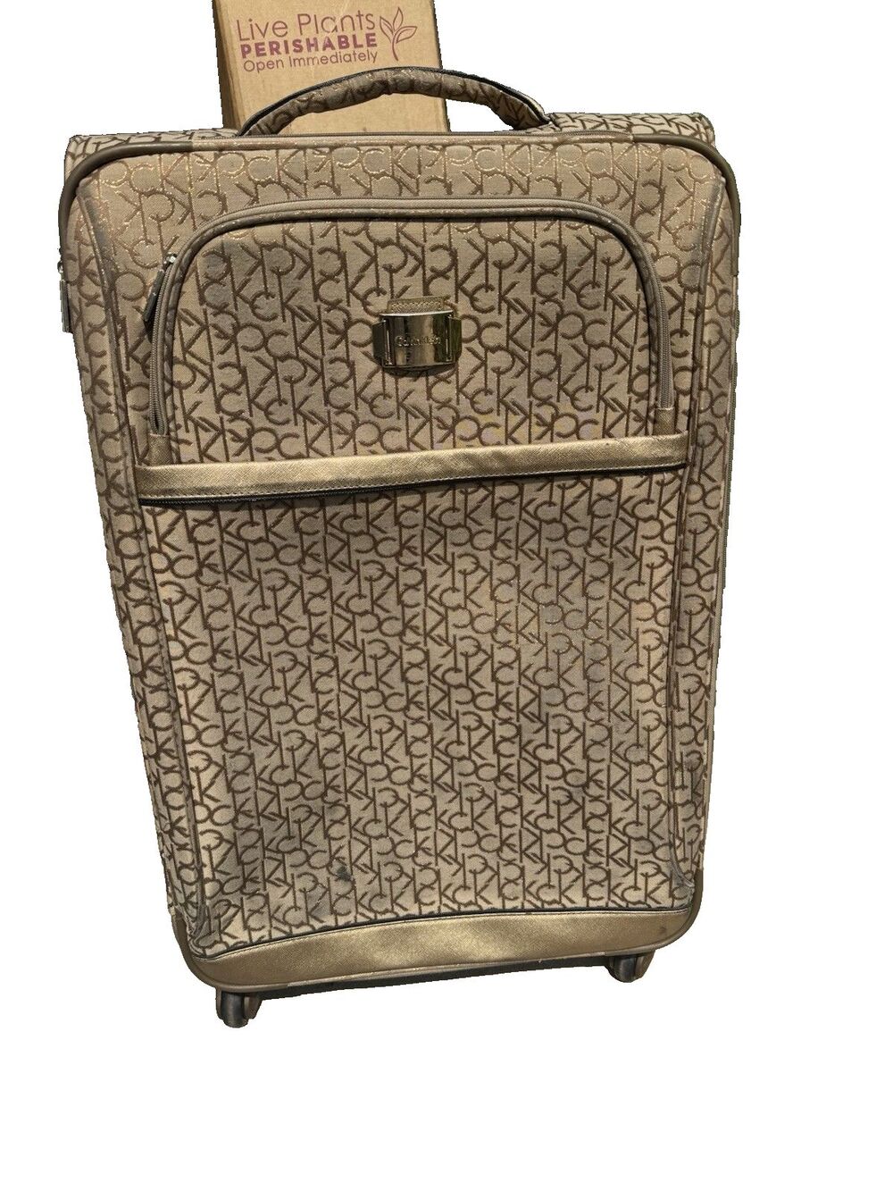 calvin klein suitcase 22.0 in. x 15.0 in. x 9.0 in.